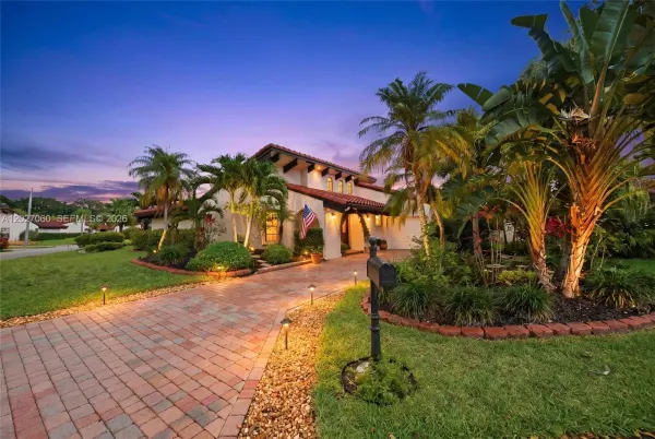 8189 Pine Circle 49, Tamarac, FL 33321