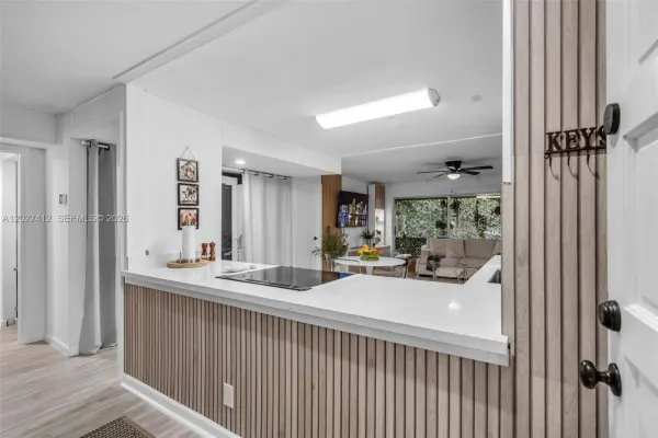 420 NW 70th Avenue 228, Plantation, FL 33317