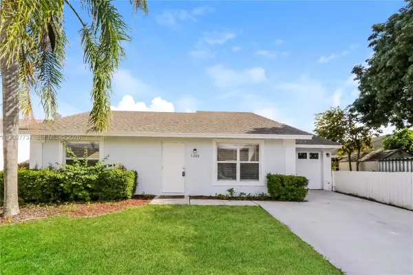 5200 Blueberry Hill Avenue, Lake Worth, FL 33463