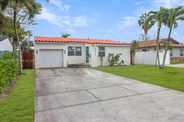 2215 Cleveland Street, Hollywood, FL 33020