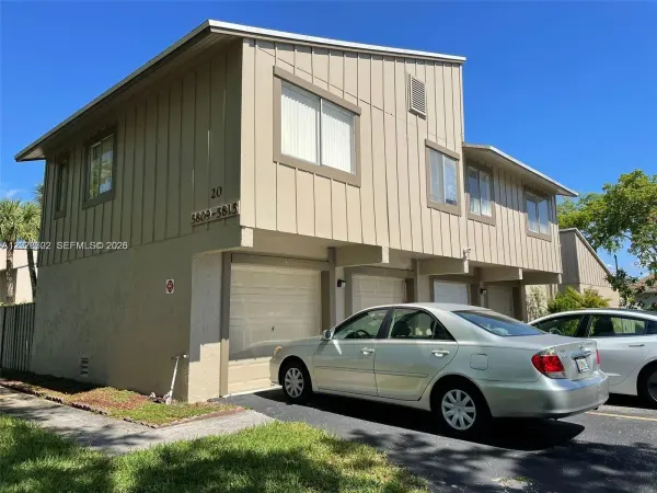 5809 NW 21st Street 20a, Lauderhill, FL 33313
