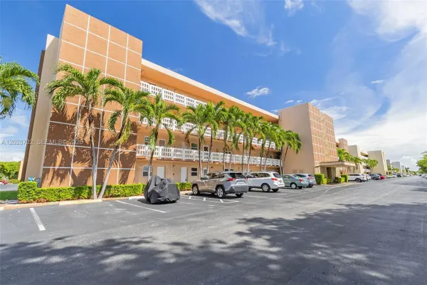 201 SE 11th Terrace 102, Dania Beach, FL 33004