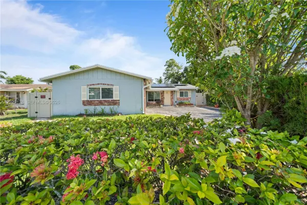 7715 SW 9th Street, North Lauderdale, FL 33068