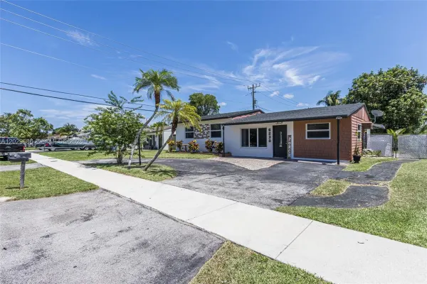 6230 SW 16th Court, North Lauderdale, FL 33068