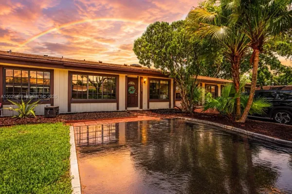 2321 Pine Needle Court, Pembroke Pines, FL 33026