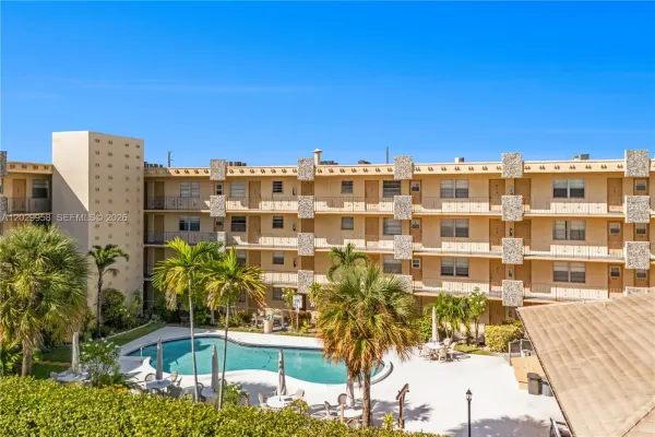 2145 Pierce Street 305, Hollywood, FL 33020