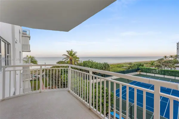 1770 S Ocean Boulevard 403, Lauderdale-by-the-sea, FL 33062