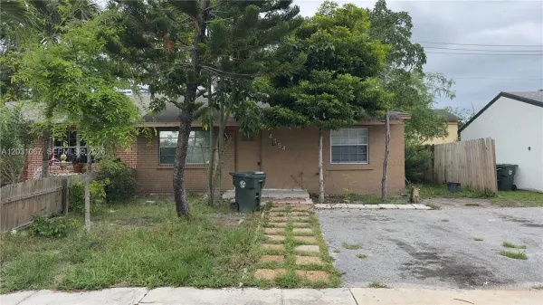 4754 Chariot Circle, Greenacres, FL 33463