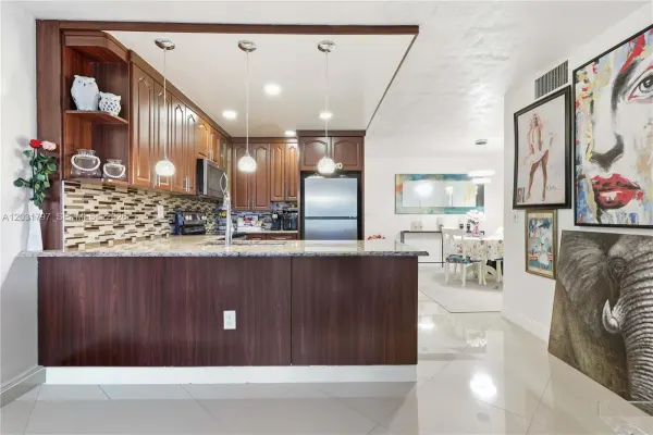 7100 NW 17th Street 210, Plantation, FL 33313