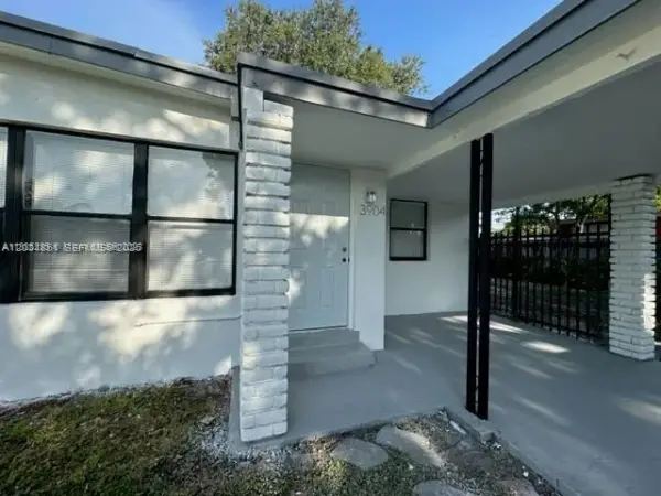 3904 SW 58th Avenue, West Park, FL 33023