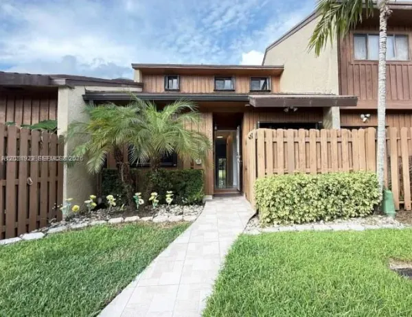 4182 S Pine Island Road, Davie, FL 33328