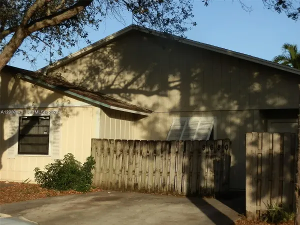8680 Crater Terrace, West Palm Beach, FL 33403