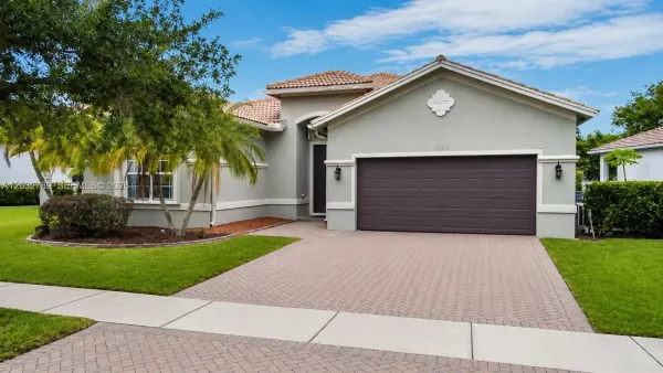 19301 Seneca Avenue, Weston, FL 33332