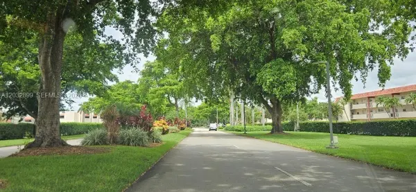 9823 S Hollybrook Lake Drive 310, Pembroke Pines, FL 33025