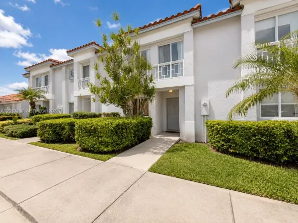532 NW 208th Terrace, Pembroke Pines, FL 33029