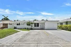 814 NE 4th Street, Hallandale Beach, FL 33009