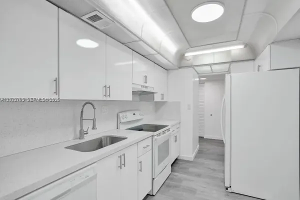 3821 Environ Boulevard 403, Lauderhill, FL 33319