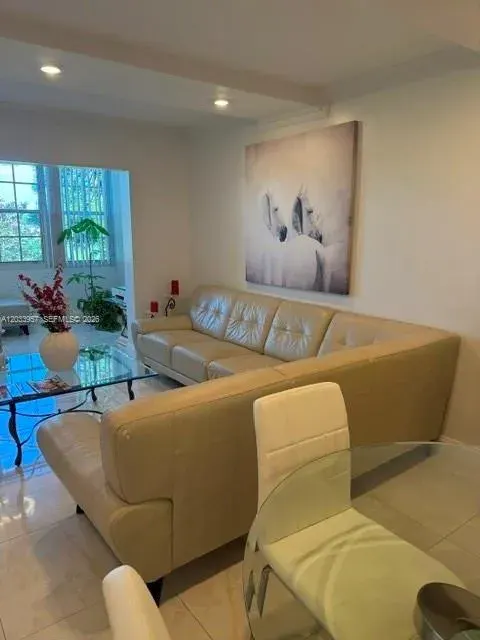 7797 Golf Circle Drive 208j, Margate, FL 33063