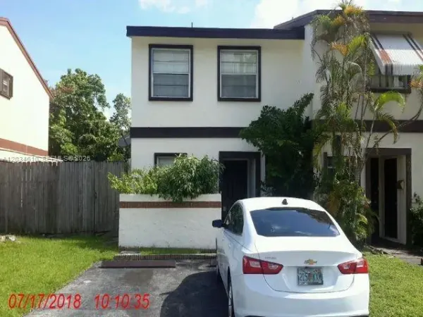 8043 SW 7th Place, North Lauderdale, FL 33068