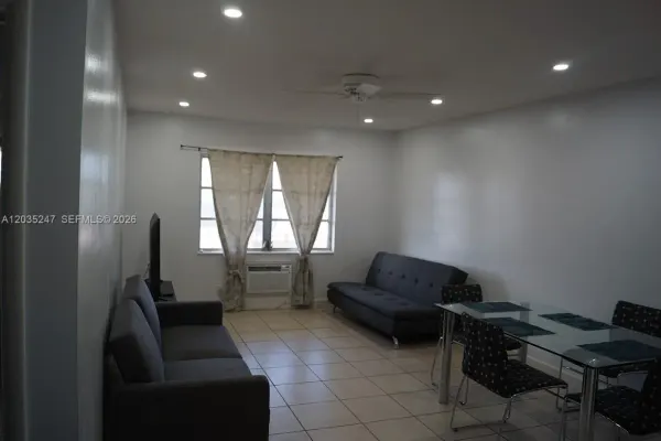 1250 E Sample Road 303, Pompano Beach, FL 33064