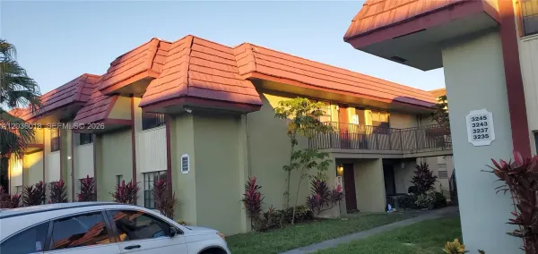 3249 NW 104th Avenue 3249, Coral Springs, FL 33065