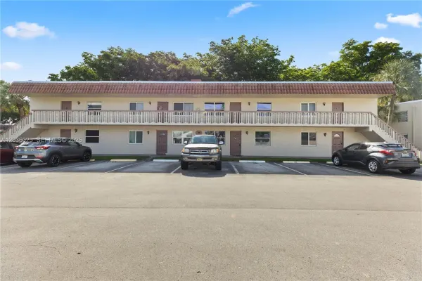 3777 NW 78th Avenue 9c, Davie, FL 33024