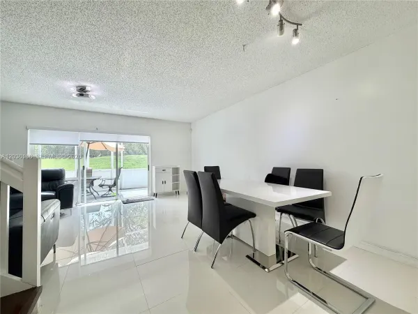 20807 NW 1st Street, Pembroke Pines, FL 33029