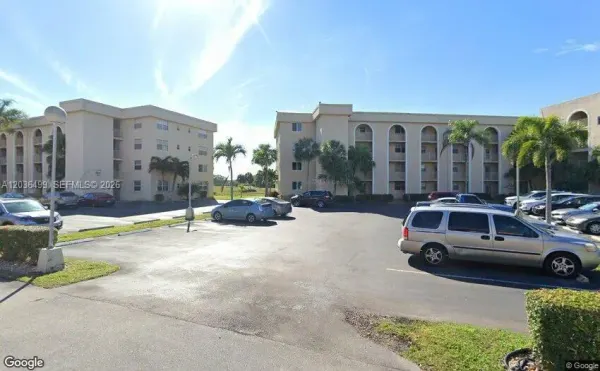 3241 Holiday Springs Boulevard 204, Margate, FL 33063