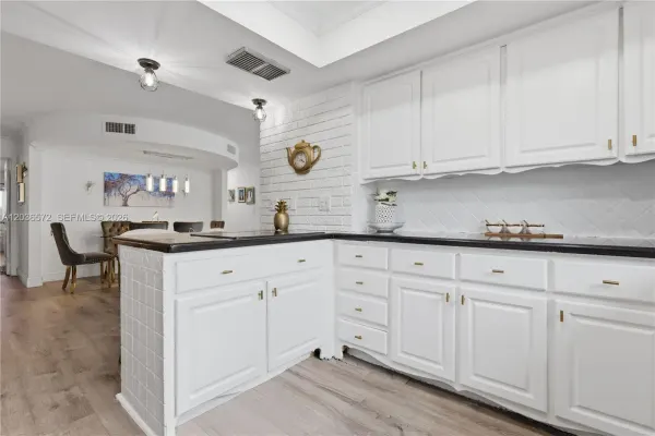 1040 Crystal Lake Dr 3 3, Deerfield Beach, FL 33064