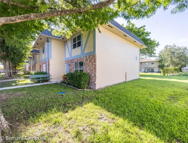 7501 Kimberly Boulevard 115, North Lauderdale, FL 33068