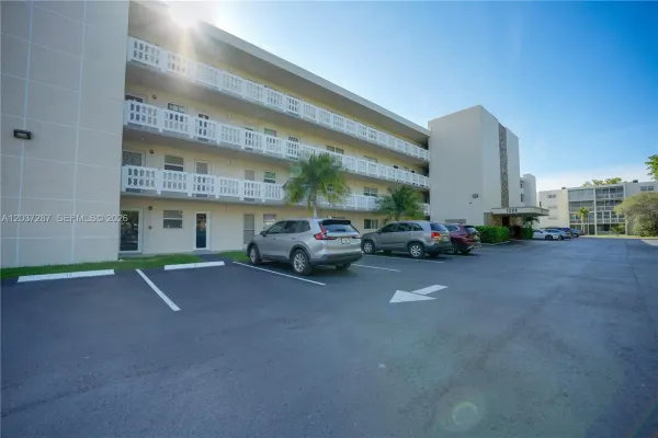 1024 SE 3rd Avenue 102, Dania Beach, FL 33004