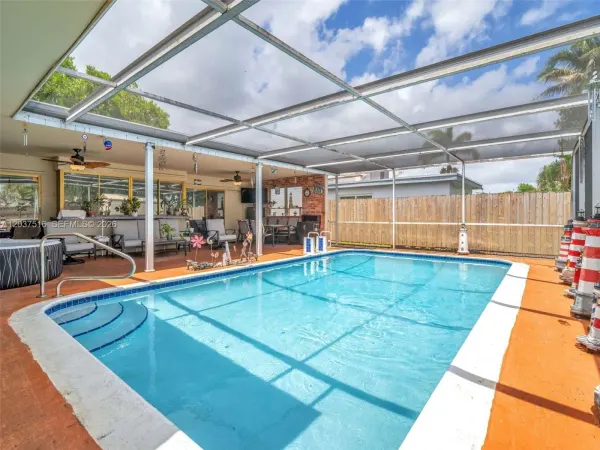 1911 N 53rd Avenue, Hollywood, FL 33021