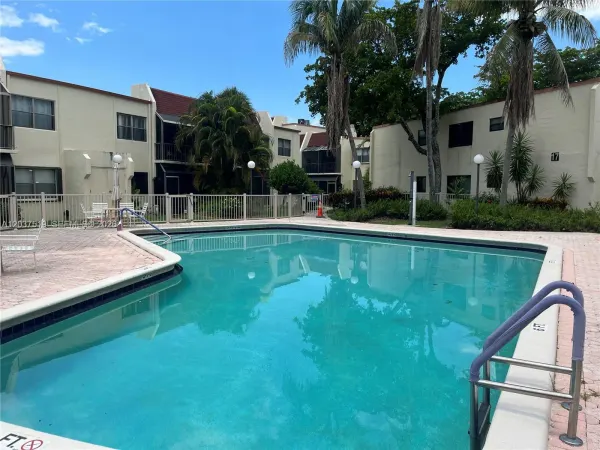 301 N Pine Island Road 165, Plantation, FL 33324