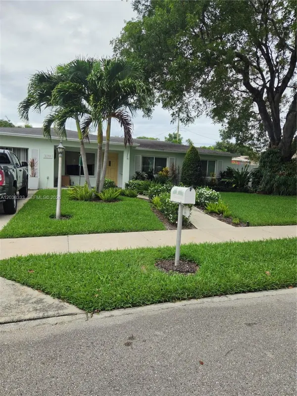 1732 N 15th Avenue N, Lake Worth, FL 33460