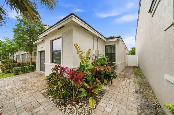 3384 NW 5th Street, Pompano Beach, FL 33069