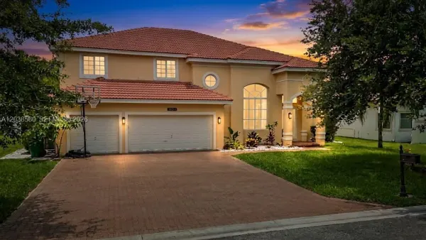 10214 NW 54th Place, Coral Springs, FL 33076