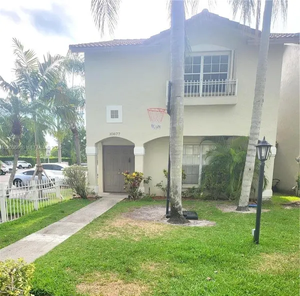 10877 NW 8th Street, Pembroke Pines, FL 33026