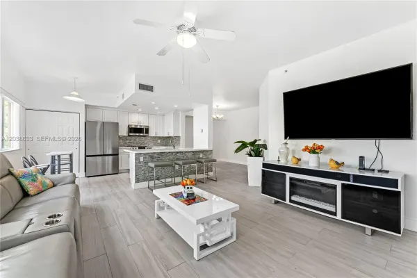 7715 Yardley Drive 303, Tamarac, FL 33321