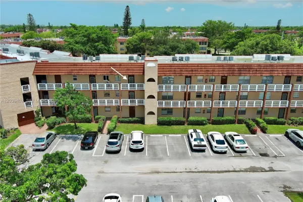 9281 Sunrise Lakes Boulevard 308, Sunrise, FL 33322