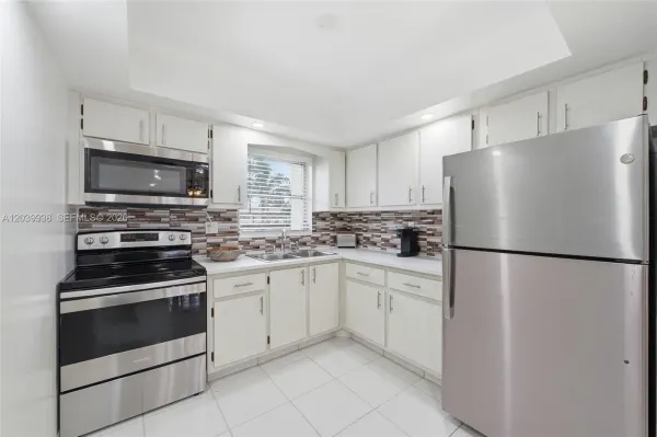 2894 E Crosley Dr E D D, West Palm Beach, FL 33415