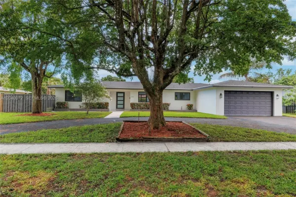 6940 NW 6th Street, Plantation, FL 33317