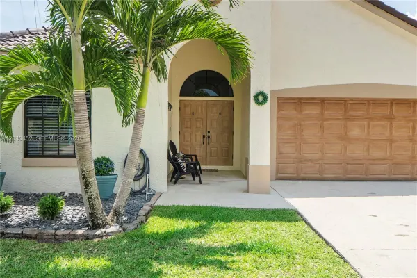 124 Preserve Drive, Royal Palm Beach, FL 33411