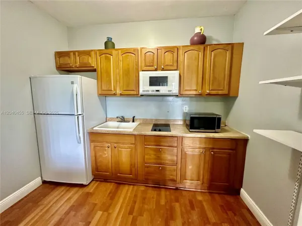 26 Diplomat Parkway 2368, Hallandale Beach, FL 33009