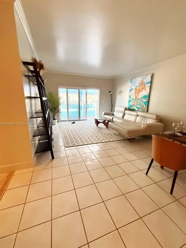 1701 S Ocean Drive 105, Hollywood, FL 33019