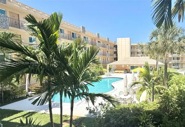 2145 Pierce Street 206, Hollywood, FL 33020