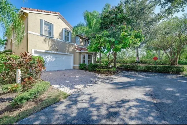 1125 Butternut Lane, Hollywood, FL 33019