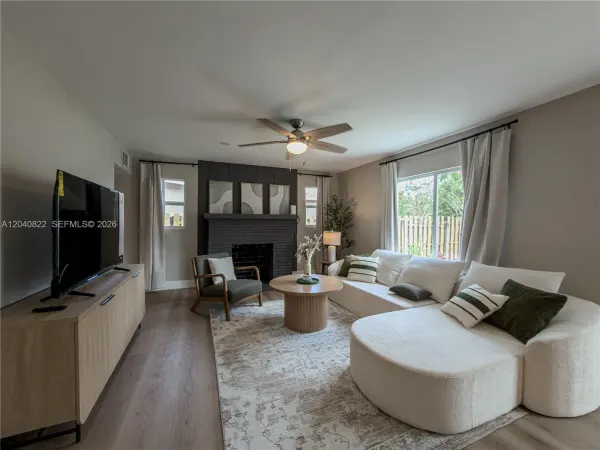 1813 SW 10th Street, Fort Lauderdale, FL 33312
