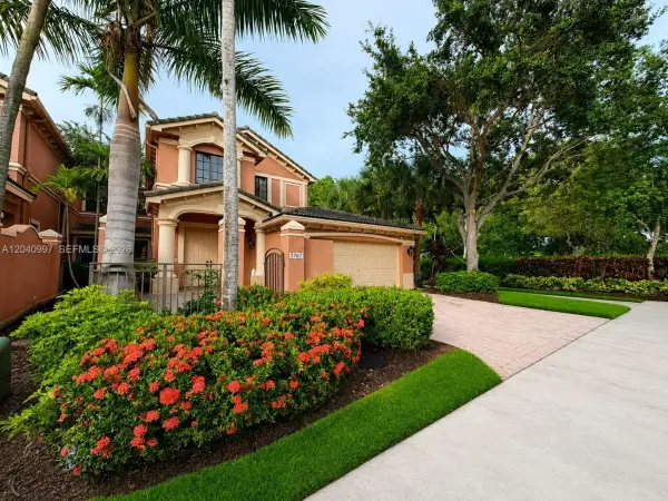 2767 Kinsington Circle 84, Weston, FL 33332