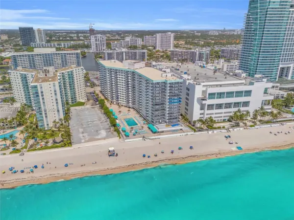 3725 S Ocean Drive 422, Hollywood, FL 33019