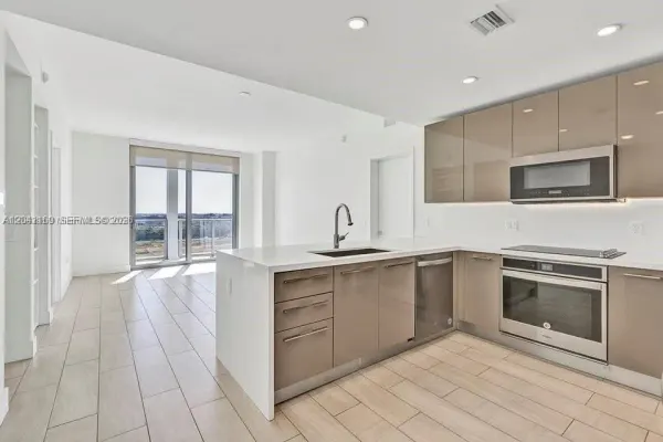 2000 S Metropica Way 907, Sunrise, FL 33323